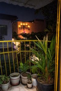 En have udenfor RR Haus Candolim 2BHK Near Hyatt Centric