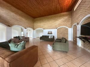 Et opholdsområde på The Hills at 1 Meeu