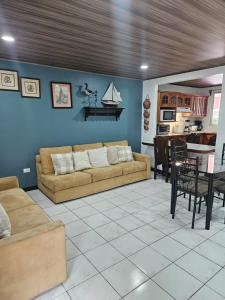 Et opholdsområde på Tropical Bliss Pool Wi-Fi BBQ Near Quepos Manuel Antonio