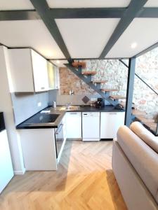 Nhà bếp/bếp nhỏ tại 35m2, luminous loft close to the beach