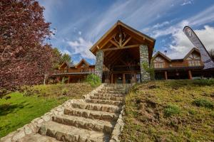 Tòa nhà nơi khách sạn tọa lạc