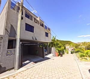 Bygningen som feriehuset ligger i