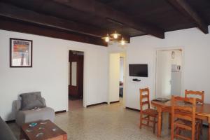 Et tv og/eller underholdning på A Rossa Location + 28 billeder