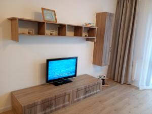 Televisyen dan/atau pusat hiburan di DAS Apartment