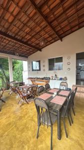 Et tv og/eller underholdning på Pôr do Sol Suítes