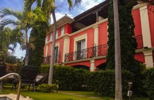 En have udenfor Altos de Fontana by Macondo Collection