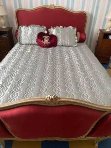 Postel nebo postele na pokoji v ubytování Au coteau des Thermes + 7 fotografií