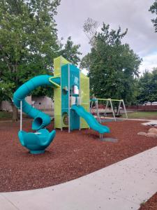 Herní místnost nebo prostor pro děti v ubytování Lavender Cottage - Cute, Cosy & Pet Friendly