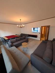 Posezení v ubytování Johanna City Apartment - 150 m2 - 13 Guests + 29 fotografií