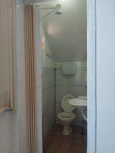 Et badeværelse på Suite Penha Beto Carrero World