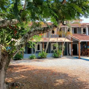 Bygningen som hotellet ligger i + 17 billeder