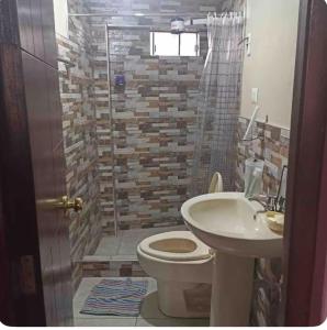 Et badeværelse på Habitación Los Solises