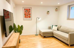 TV a/nebo společenská místnost v ubytování 1,5-Zimmer, Top ausgestattet, 4 Pers, Souterrain, Self Check-in, Parkplatz, Netflix & Amazon Prime