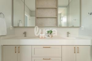 Et badeværelse på Praia & Conforto – Apto 350m da praia + 24 billeder