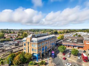 Et luftfoto af Central Apartment - 16 Mins to London