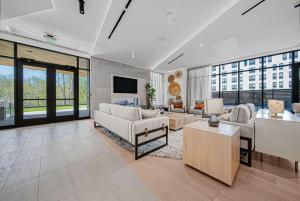 Et tv og/eller underholdning på Landing Beautiful Studio Pool Gym