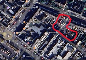 een kaart van een parkeerplaats bij Kings Corner in Warrenpoint