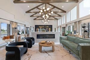 Posezení v ubytování Landing Beautiful 2BD Gym Clubhouse