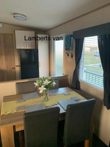 Billede fra billedgalleriet på Lamberts van i Chapel Saint Leonards + 2 billeder