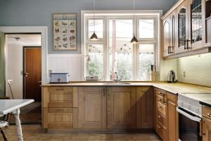 Køkken eller tekøkken på Soul In A 100-Year-Old Villa On Langeland