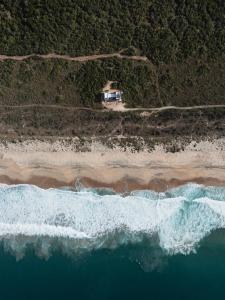 Afbeelding uit fotogalerij van Casa Nopales Beachfront Brutalist Villa in Santa María Tonameca