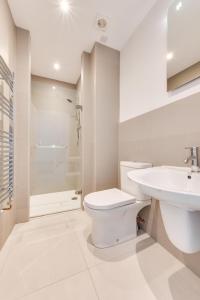 Et badeværelse på 4 Bed in Padstow oc-p00718 + 21 billeder