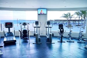 Fitness centrum a/nebo fitness zařízení v ubytování Grand Decameron Los Cabos, A Trademark All-Inclusive Resort