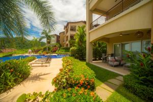 Swimmingpoolen hos eller tæt på Miramar 4E 3 bdr Ocean View in Los Suenos