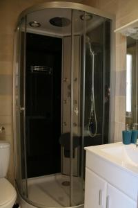 Koupelna v ubytování La loge des Hermones