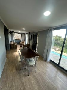 Swimmingpoolen hos eller tæt på Lo de joel