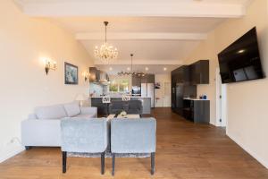 TV a/nebo společenská místnost v ubytování Classic Seaview Holiday Home in Shelly Park