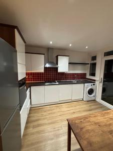 Køkken eller tekøkken på Big Double room wimbledon Park + 19 billeder