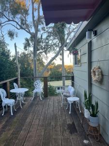 Afbeelding uit fotogalerij van Colourful & quirky home in Snake Island