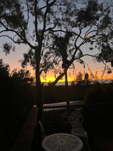 Afbeelding uit fotogalerij van Colourful & quirky home in Snake Island