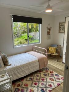 Afbeelding uit fotogalerij van Colourful & quirky home in Snake Island