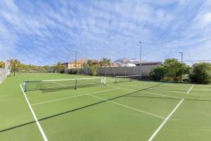Tiện nghi tennis/bóng quần (squash) tại Best Western InnSuites Tucson Foothills Hotel & Suites