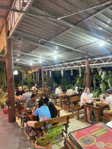 Gæster der bor på Pizza classic resort kohjum