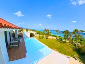 Naturlandskabet i nærheden af villaen + 26 billeder