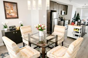 Kuchyň nebo kuchyňský kout v ubytování Modern 4BR Ottawa Townhouse Free Parking