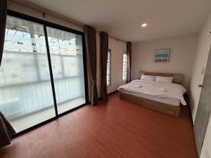 Foto dalla galleria di Baan Airport 2 a Ban Wat Pho Thong