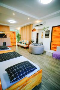 En eller flere senge i et værelse på Villa Nature View Pool Bonfire Mountain