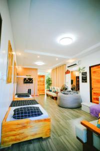 Et tv og/eller underholdning på Villa Nature View Pool Bonfire Mountain + 45 billeder