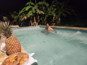 Hồ bơi trong/gần Rustic Bamboo Forest Villa