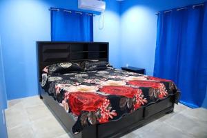 Giường trong phòng chung tại Rustic Bamboo Forest Villa