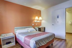 Postel nebo postele na pokoji v ubytování Motel 6-Grants Pass, OR