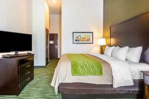 Postel nebo postele na pokoji v ubytování Comfort Inn & Suites Moore - Oklahoma City