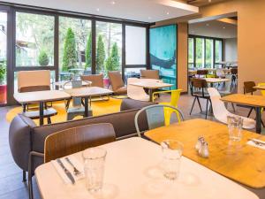 Posezení v ubytování ibis Zürich Messe Airport