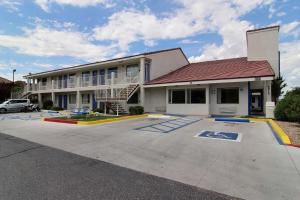 Motel 6-Albuquerque, NM - Coors Road tesisinin ön cephesi veya girişi
