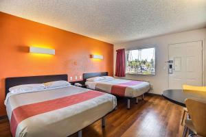 Номер в Motel 6-Oakland, CA - Embarcadero