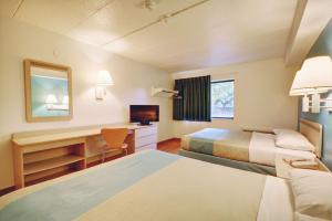 Postel nebo postele na pokoji v ubytování Motel 6-Newport, RI